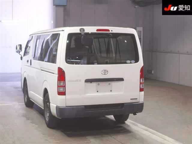 TOYOTA REGIUS ACE