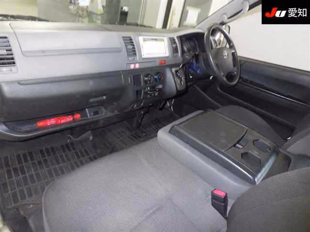 TOYOTA REGIUS ACE