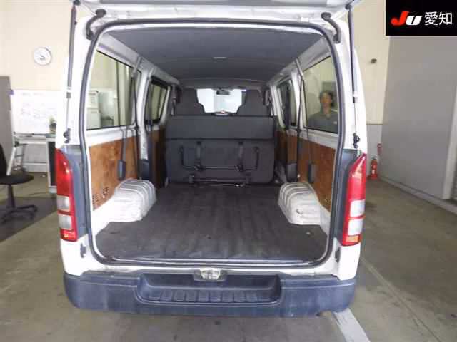 TOYOTA REGIUS ACE