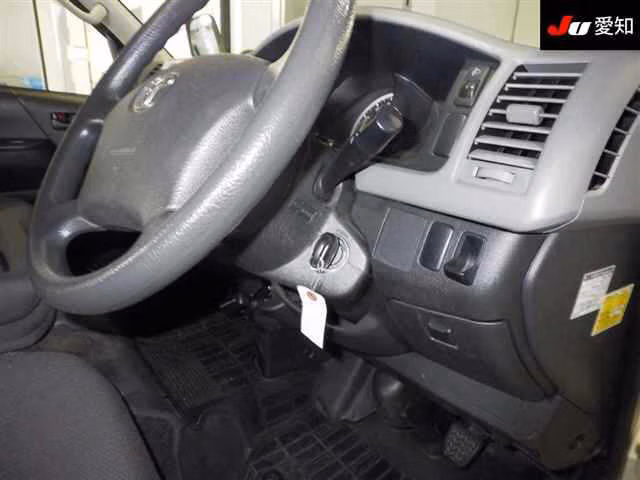 TOYOTA REGIUS ACE