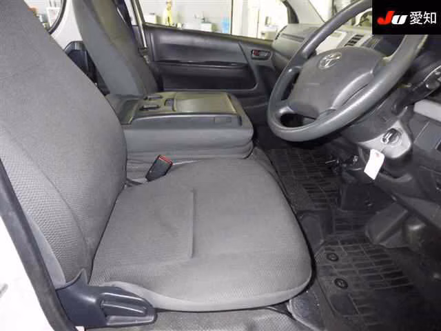 TOYOTA REGIUS ACE