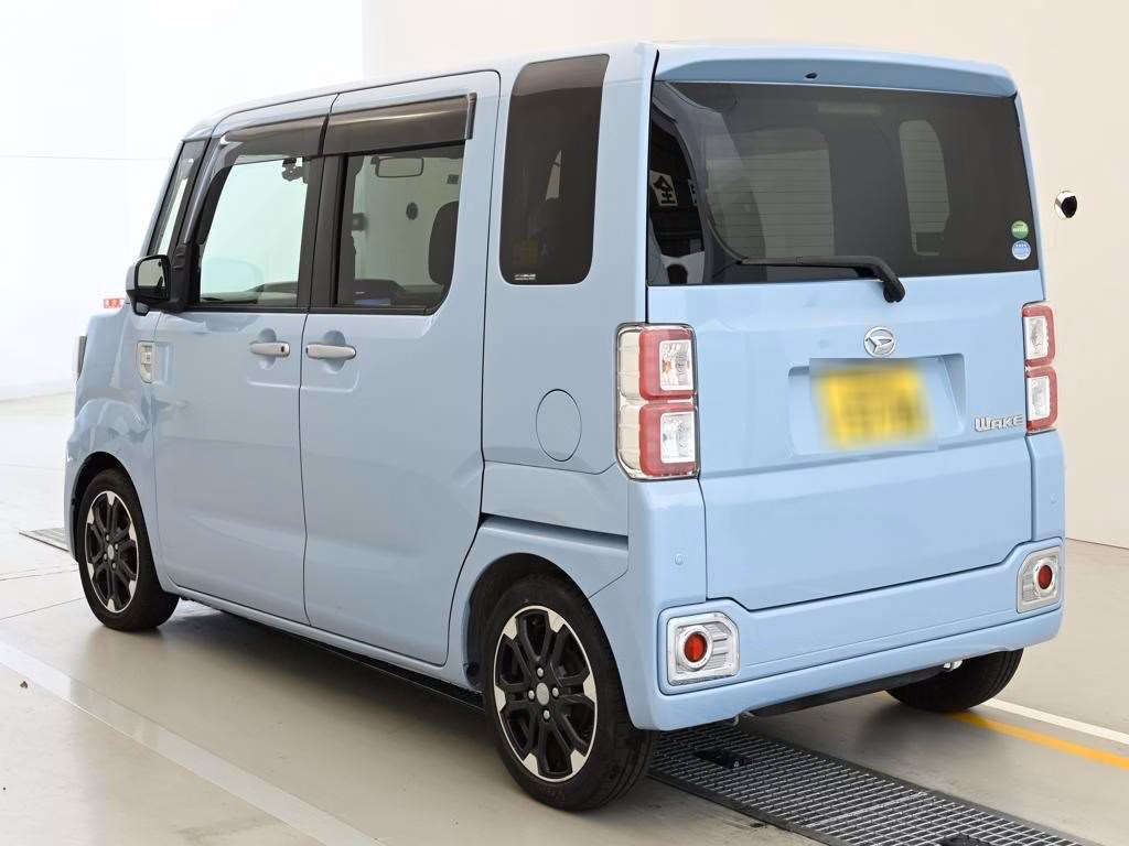 DAIHATSU WAKE