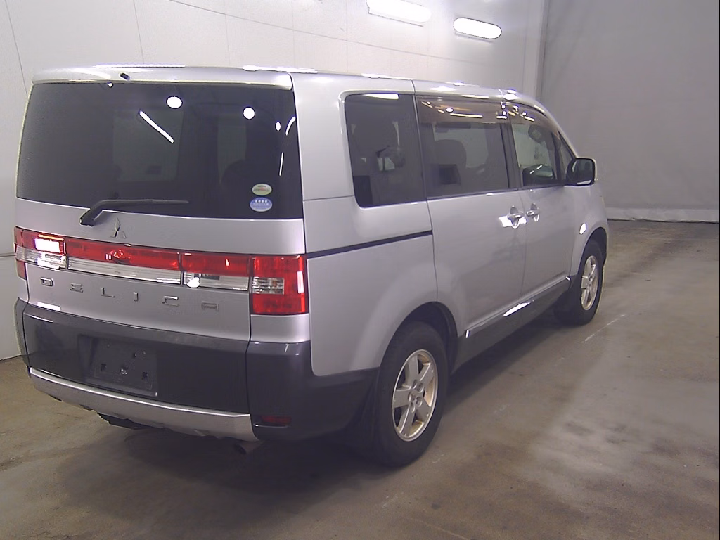 MITSUBISHI DELICA D:5