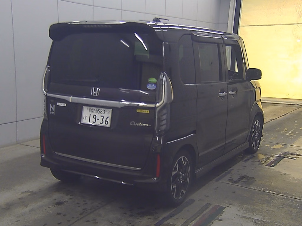 HONDA N-BOX