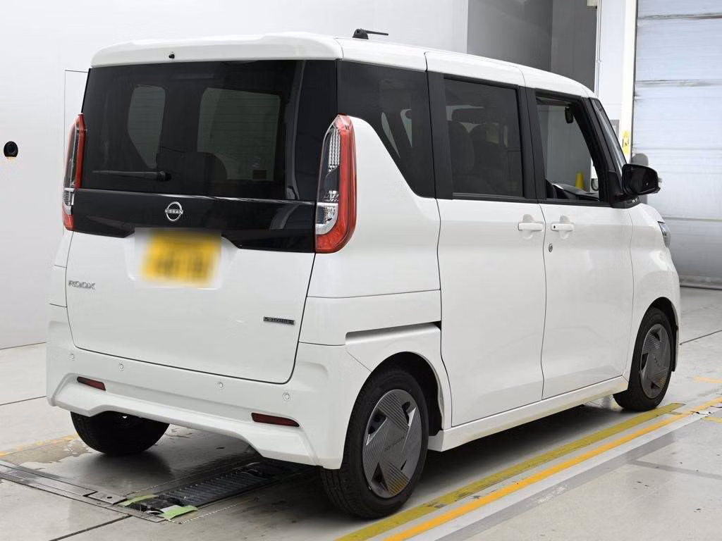 NISSAN ROOX