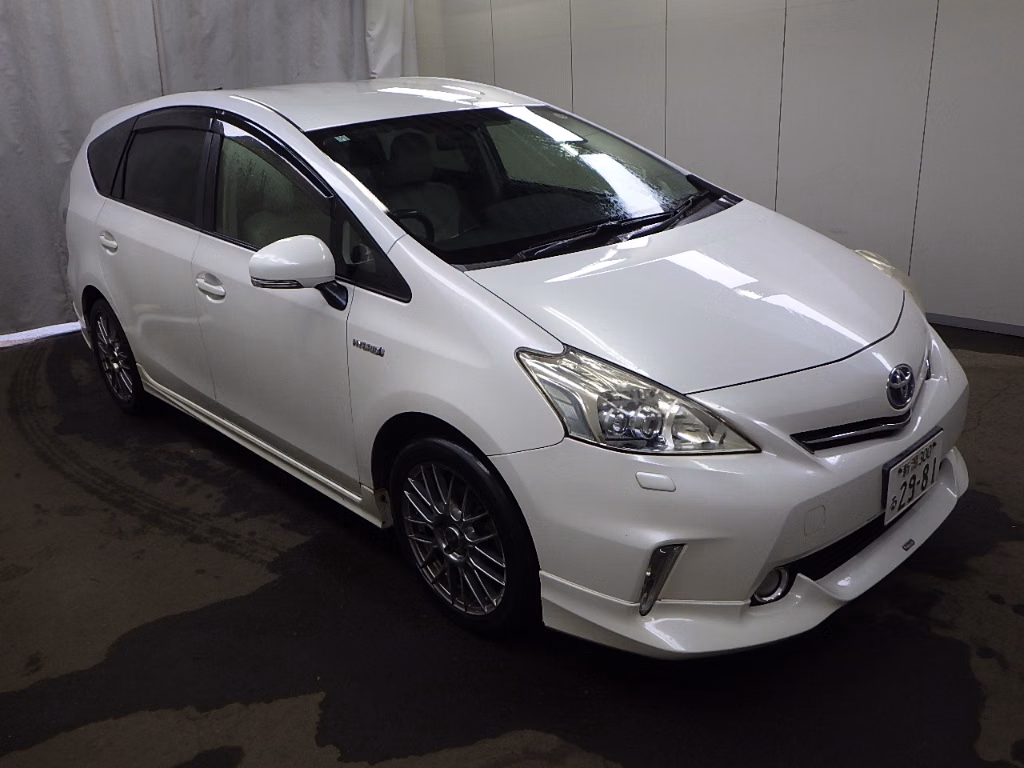 TOYOTA PRIUS ALPHA