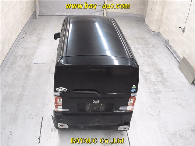 DAIHATSU WAKE