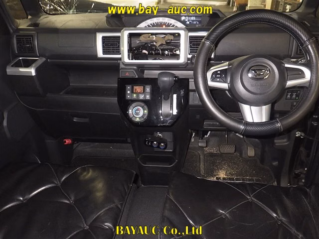 DAIHATSU WAKE