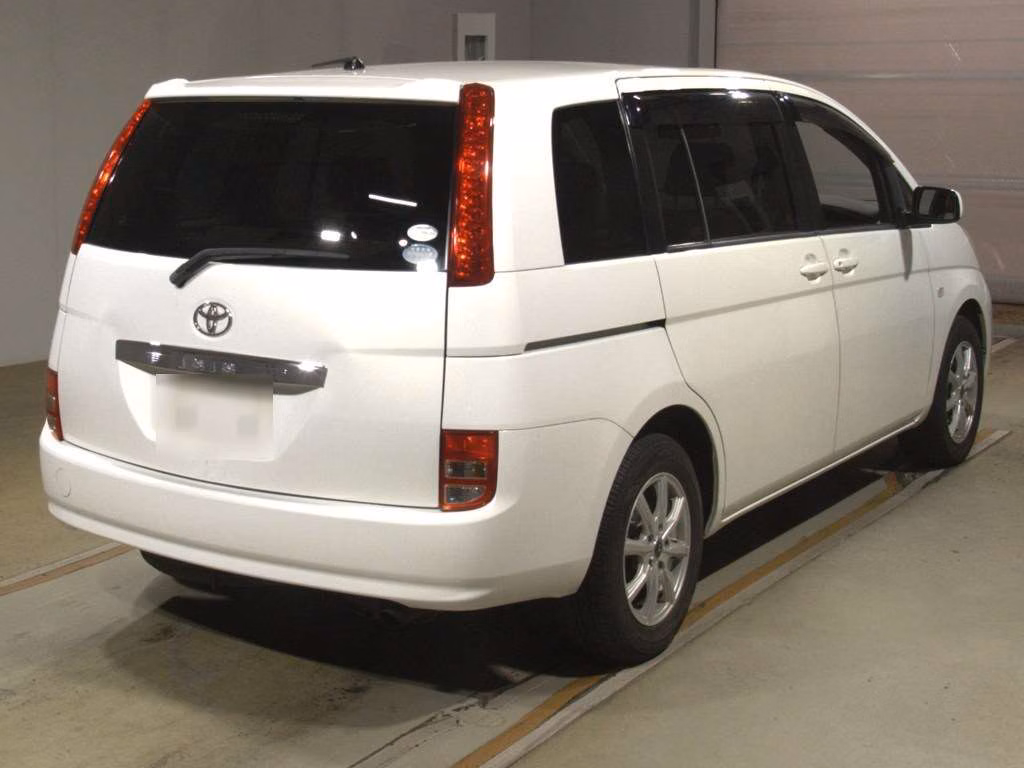 TOYOTA ISIS