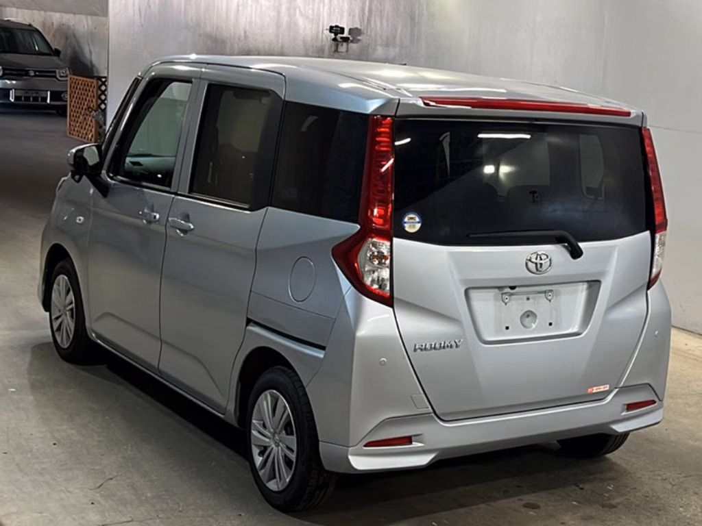 TOYOTA ROOMY