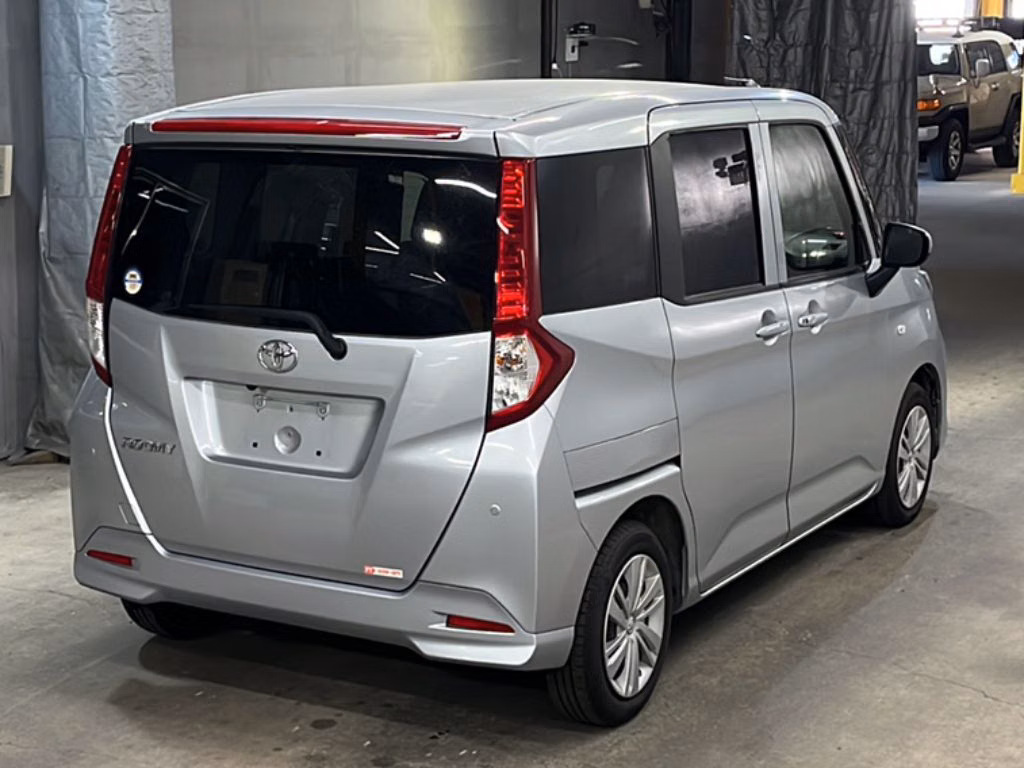 TOYOTA ROOMY