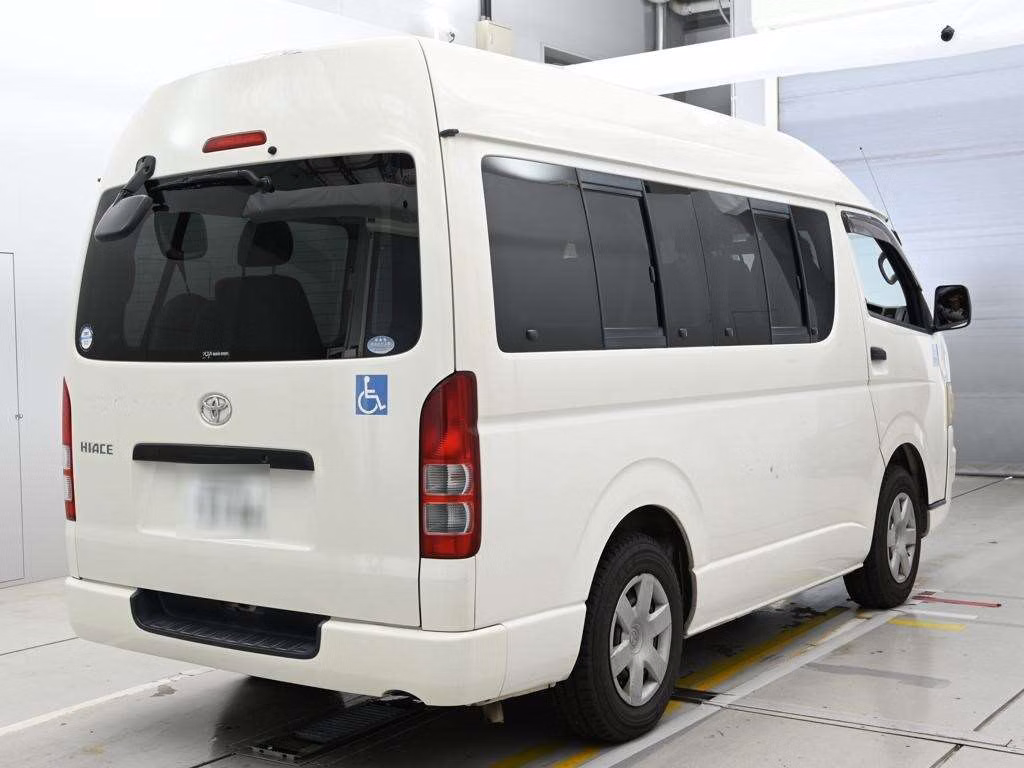 TOYOTA REGIUS ACE