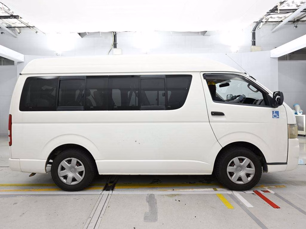 TOYOTA REGIUS ACE