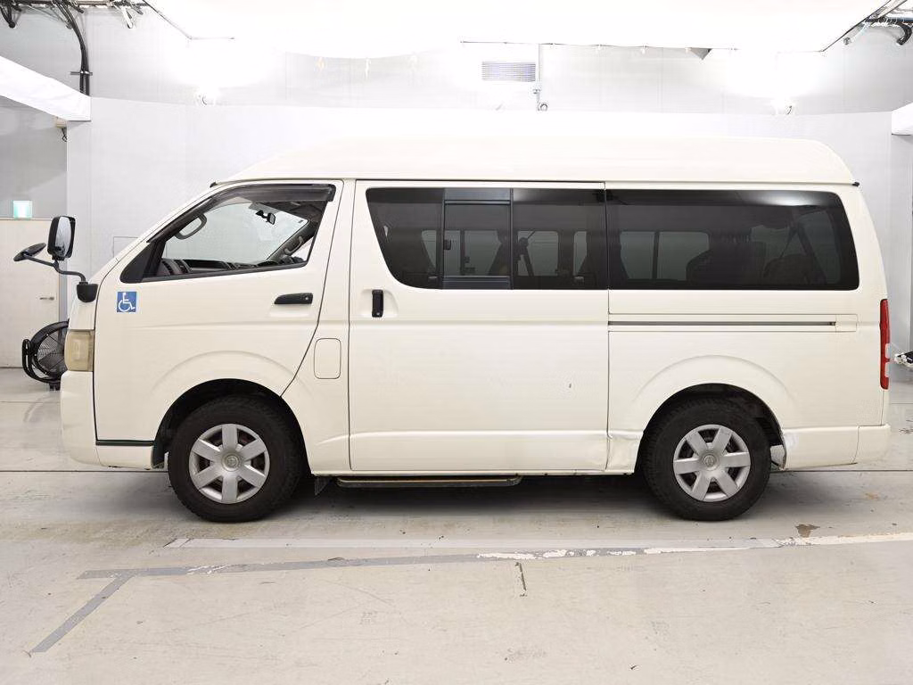 TOYOTA REGIUS ACE
