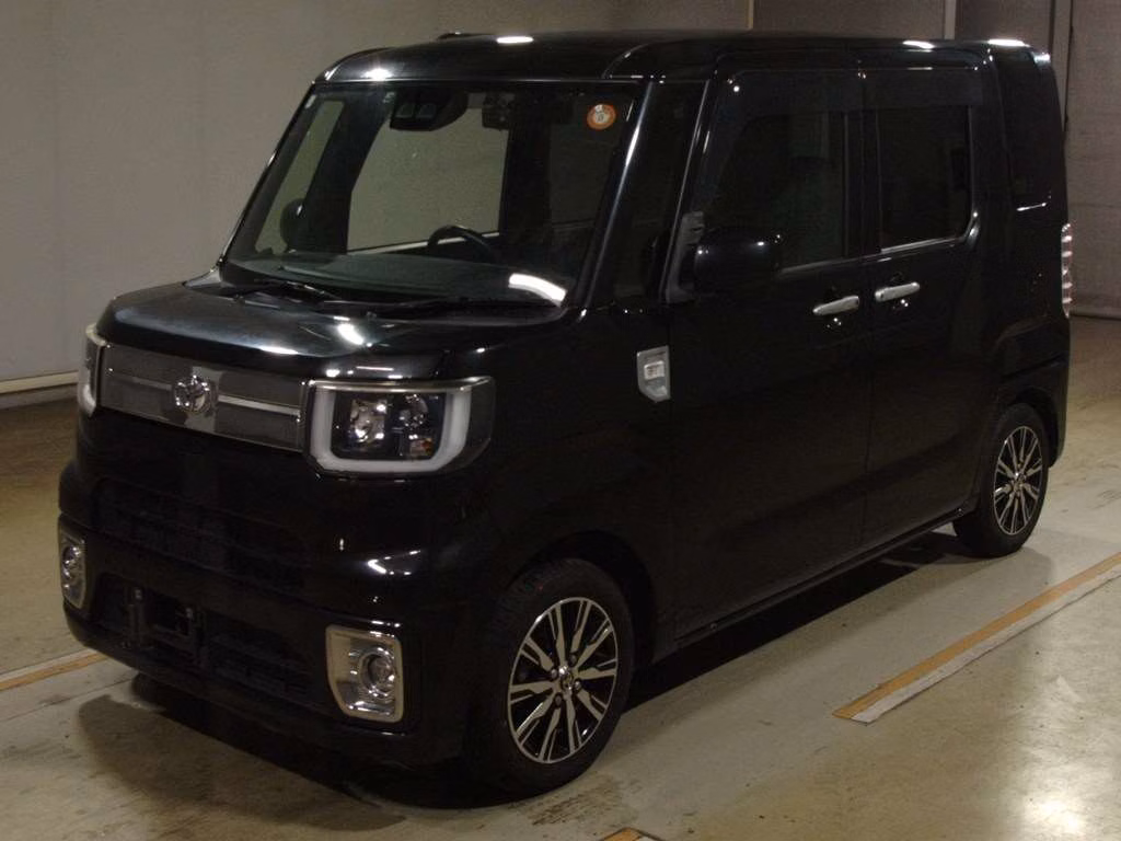 TOYOTA PIXIS MEGA