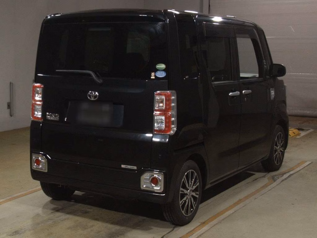 TOYOTA PIXIS MEGA