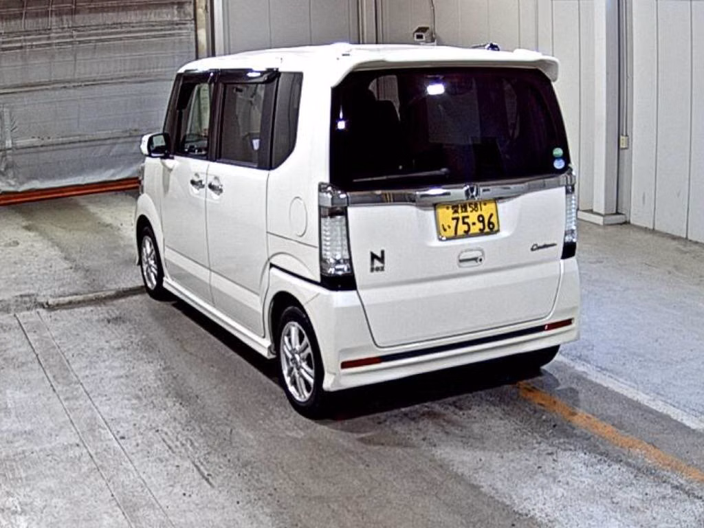 HONDA N-BOX