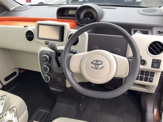 TOYOTA SPADE