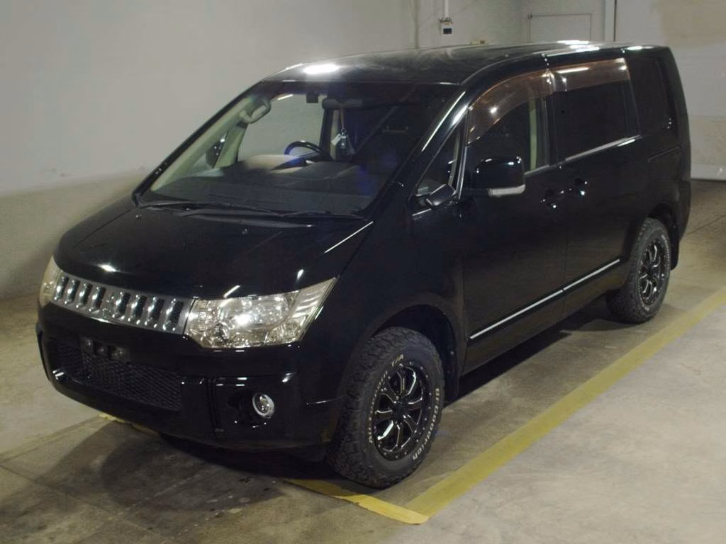 MITSUBISHI DELICA D:5