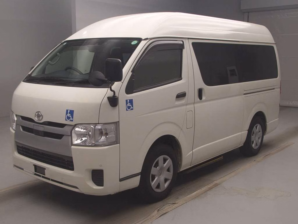 TOYOTA REGIUS ACE
