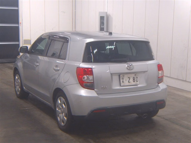 TOYOTA IST