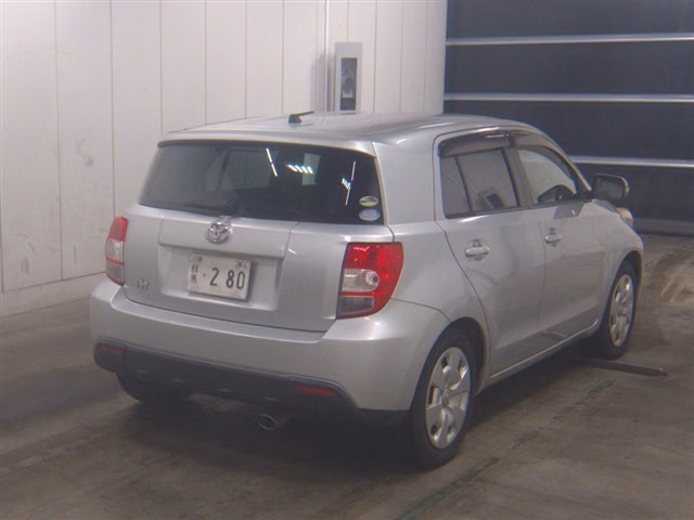 TOYOTA IST