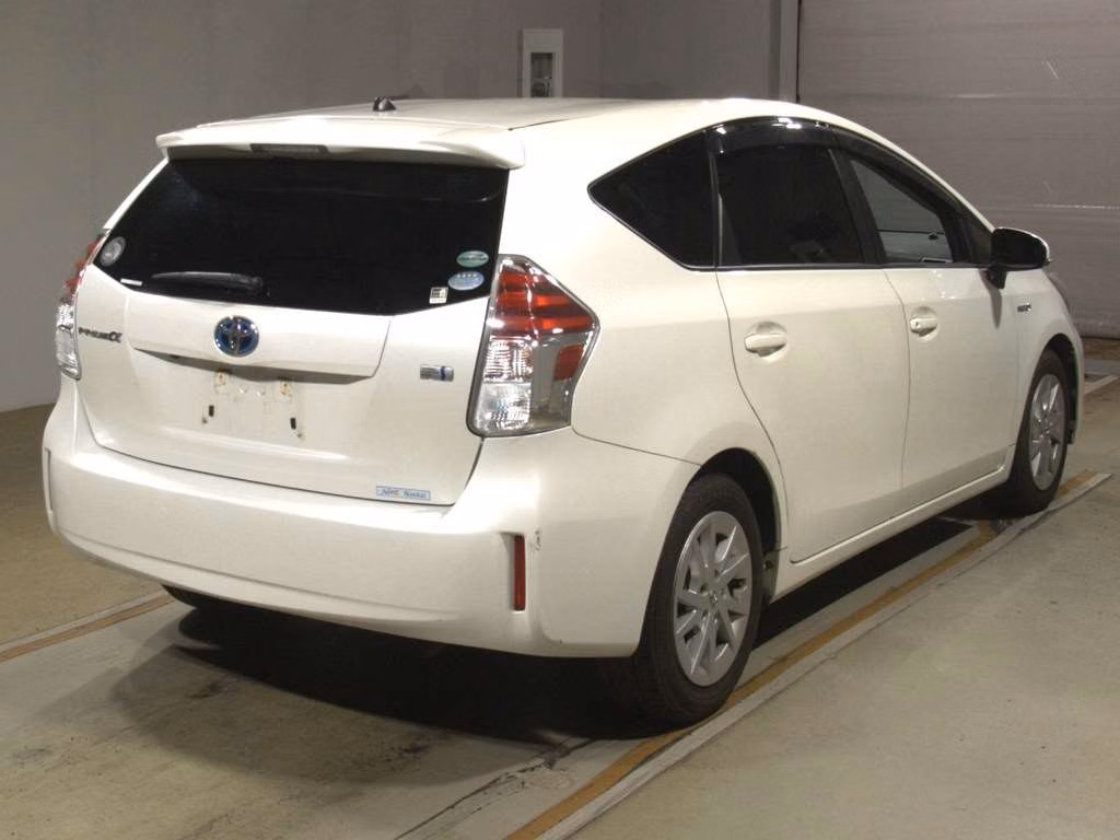 TOYOTA PRIUS ALPHA