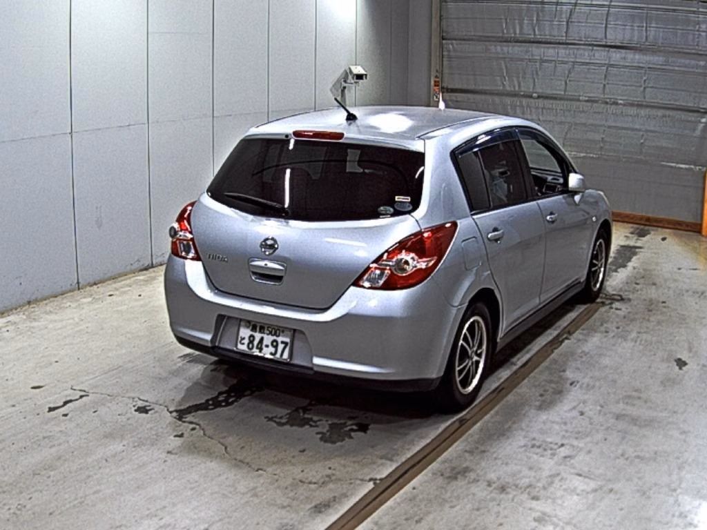 NISSAN TIIDA