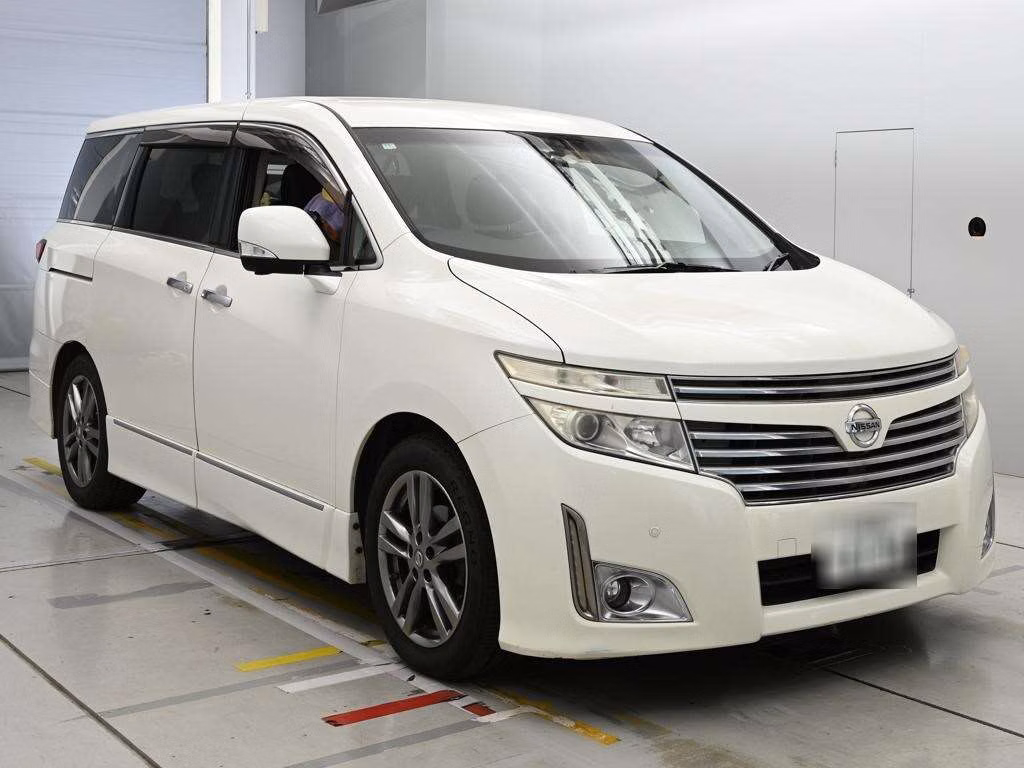NISSAN ELGRAND