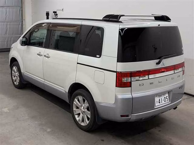 MITSUBISHI DELICA D:5