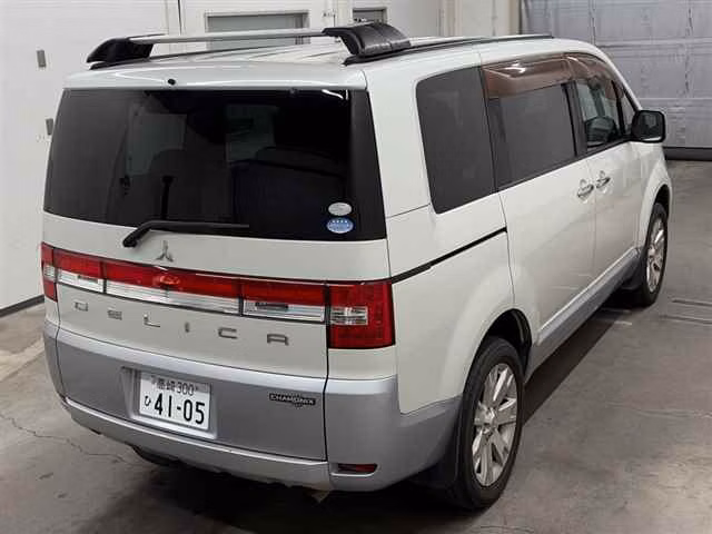 MITSUBISHI DELICA D:5