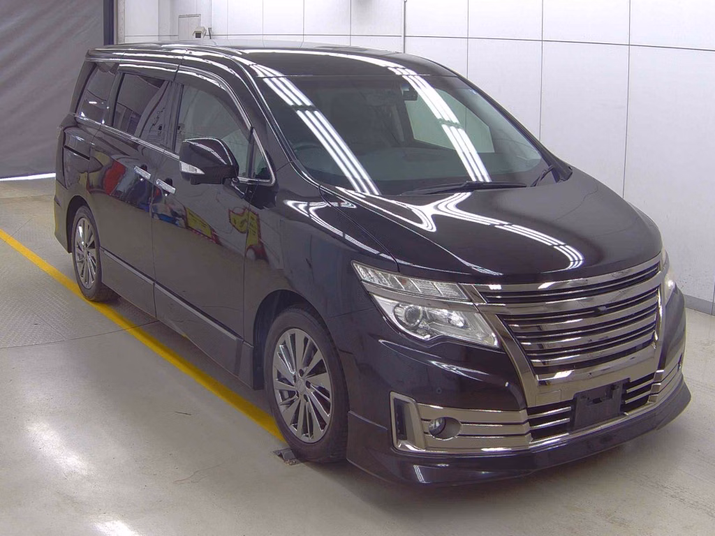 NISSAN ELGRAND