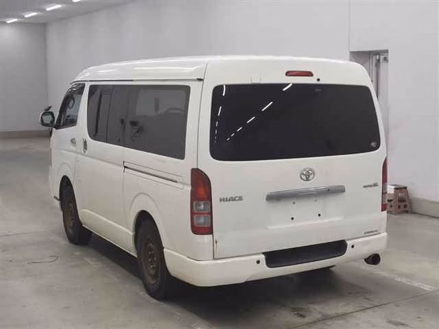 TOYOTA REGIUS ACE