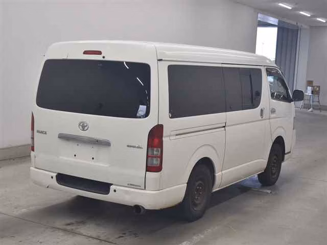 TOYOTA REGIUS ACE