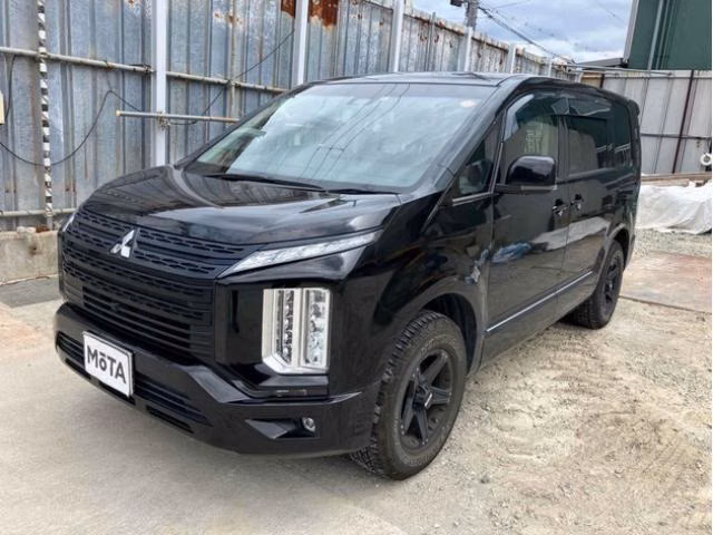 Mitsubishi Delica D:5
