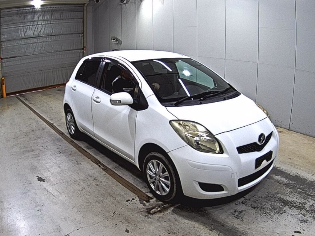 TOYOTA VITZ