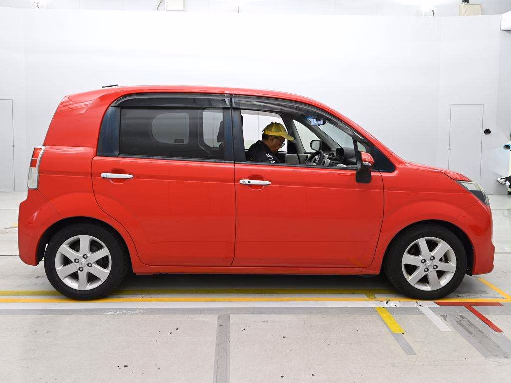 TOYOTA SPADE