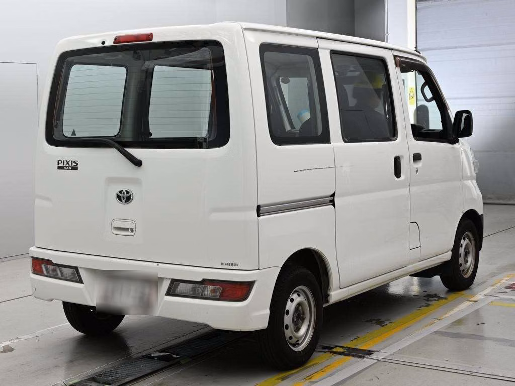 TOYOTA PIXIS VAN