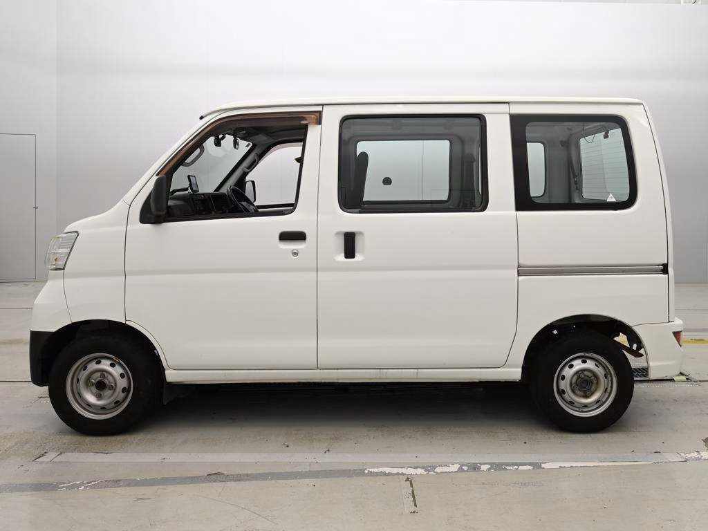 TOYOTA PIXIS VAN