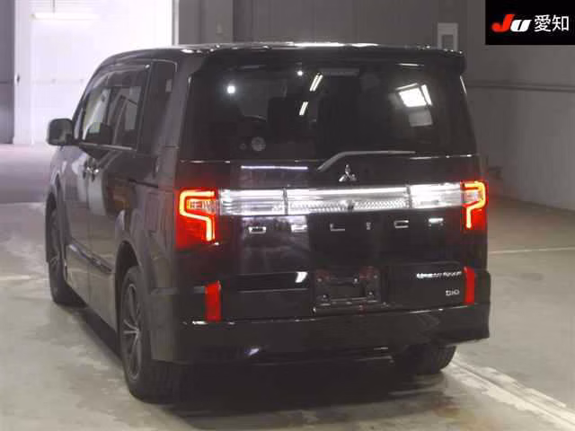 MITSUBISHI DELICA D:5