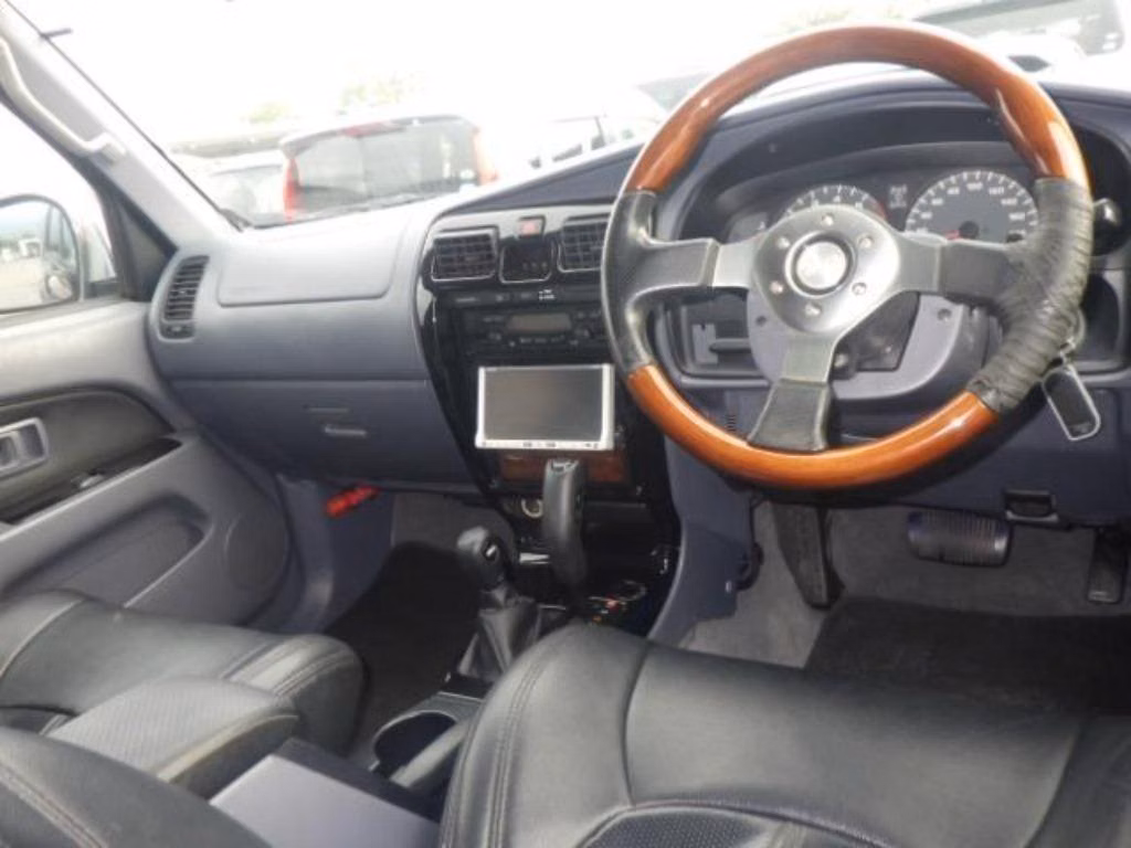 TOYOTA HILUX SURF
