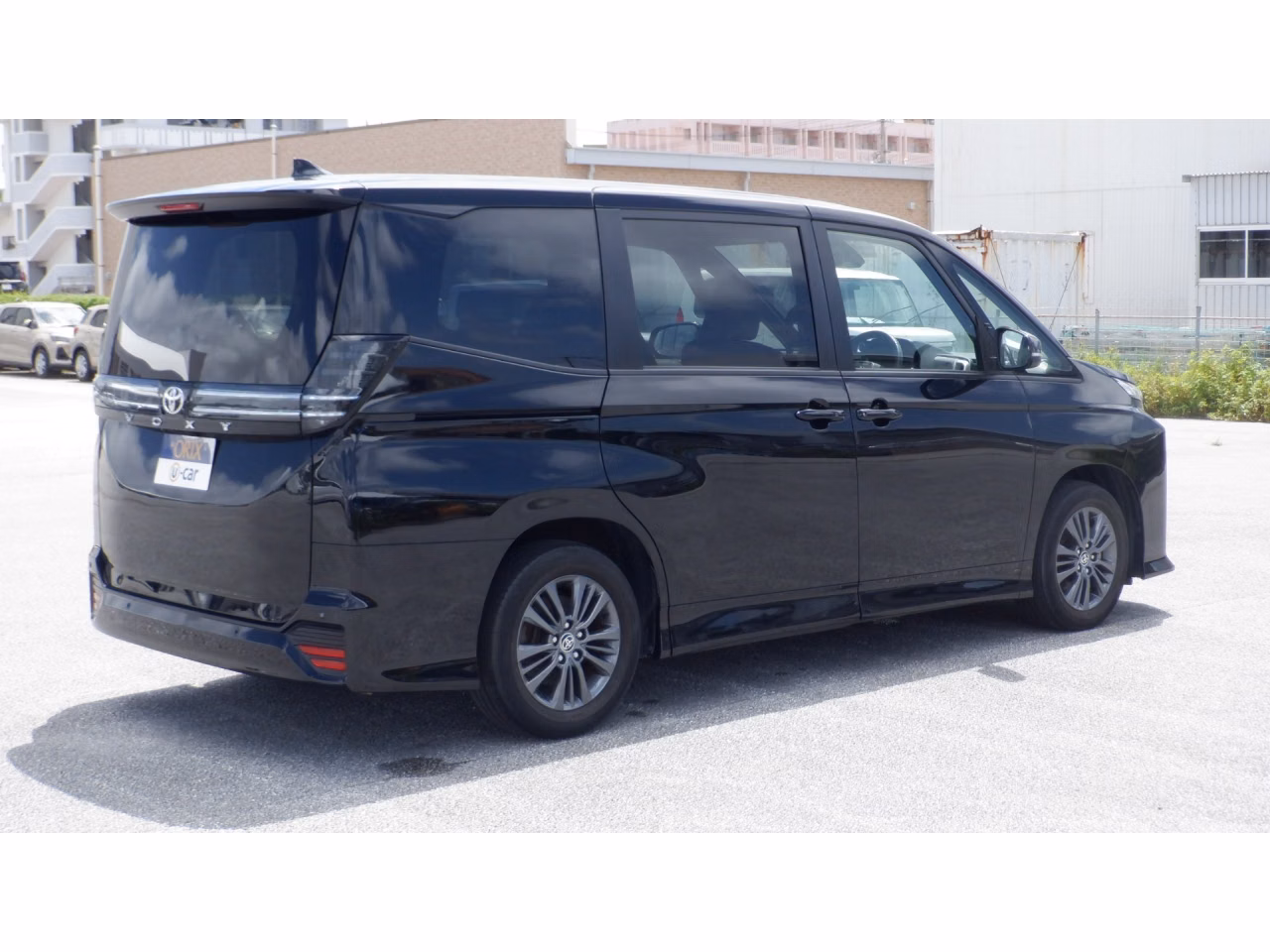 TOYOTA VOXY