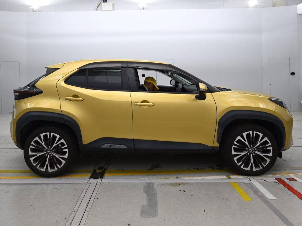 TOYOTA YARIS CROSS
