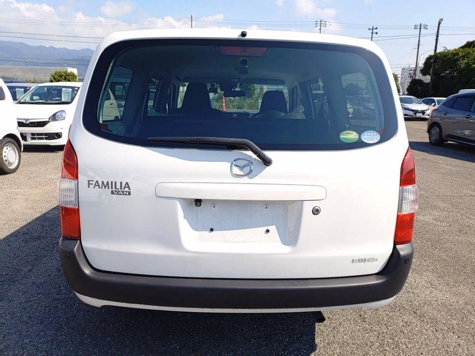MAZDA FAMILIA