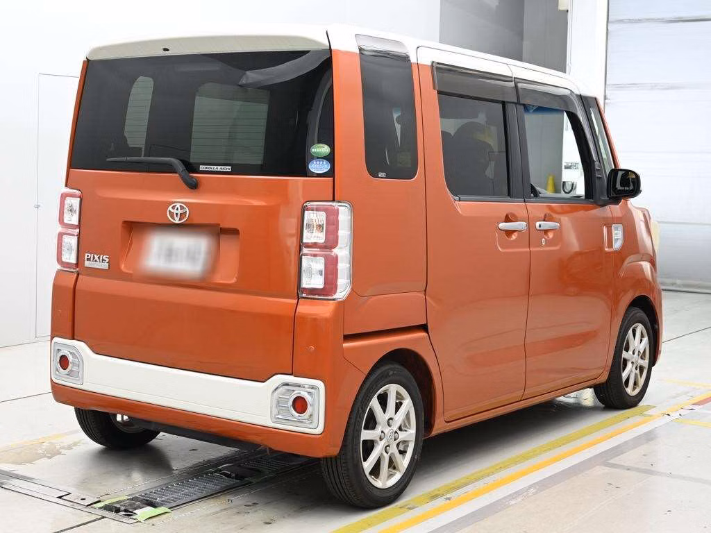 TOYOTA PIXIS MEGA