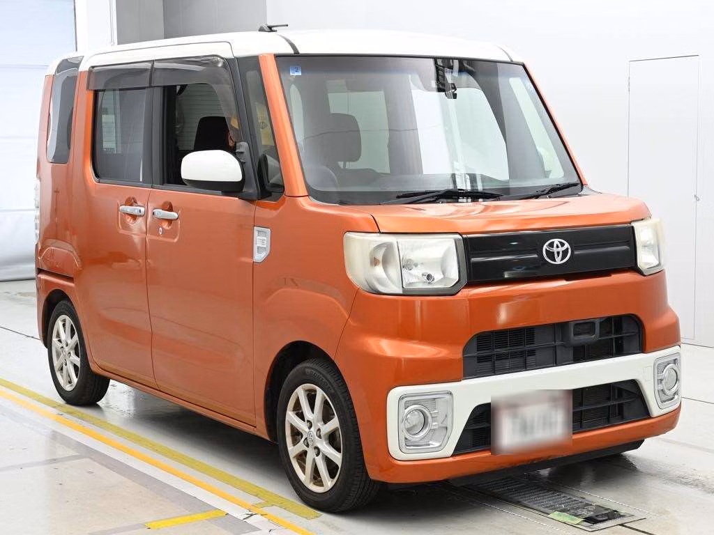 TOYOTA PIXIS MEGA