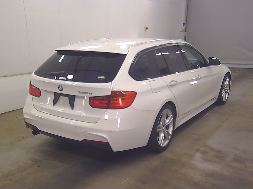 BMW 3-SERIES