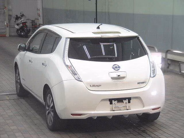 NISSAN LEAF