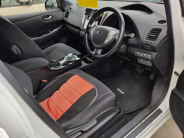 NISSAN LEAF