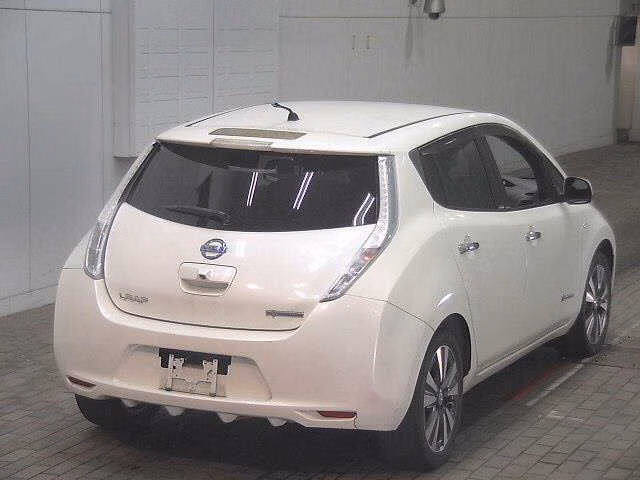 NISSAN LEAF
